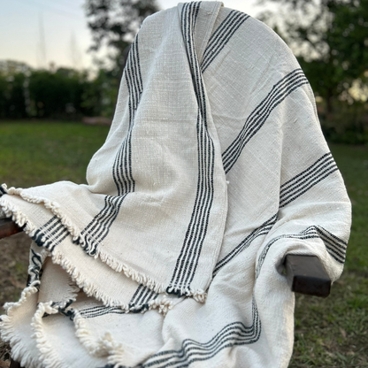 Manta Crudo con Líneas negras - 100% Algodón - 250x240 cm