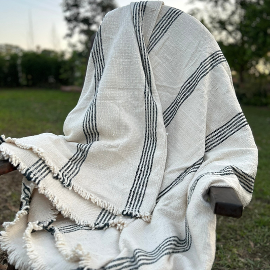 Manta Crudo con Líneas negras - 100% Algodón - 250x240 cm