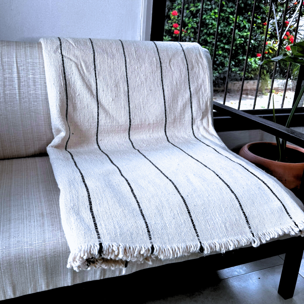 Manta Crudo con Líneas Negras - 100% Algodón 250x240 cm