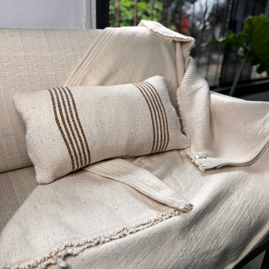 Cojín Crudo con Líneas Arena 50x30 - 100% Algodón - Con relleno y cierre