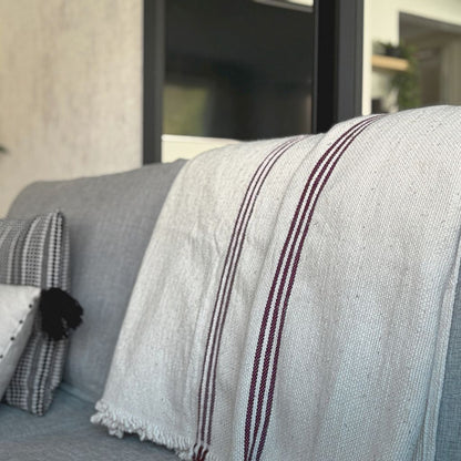 Manta 100% Algodón - 180x130cm - Crudo con Líneas Borgoña
